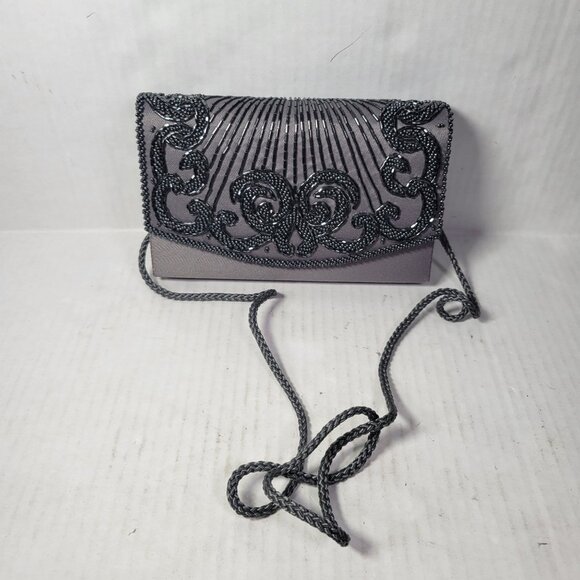 La Regale Handmade Beaded Evening Clutch Bag With Chain Strap & Snap Closure - Picture 1 of 9